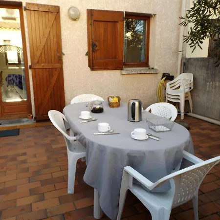 Mitoyenne 6 Pers Avec Terrasse, Bbq, Parking Et Wifi A Grau D'agde - Fr-1-423-179 * Le Grau-dʼAgde