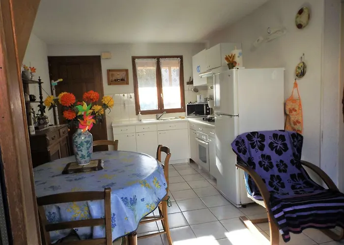 Mitoyenne 6 Pers Avec Terrasse, Bbq, Parking Et Wifi A Grau D'agde - Fr-1-423-179 펜션 *