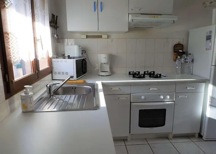 Mitoyenne 6 Pers Avec Terrasse, Bbq, Parking Et Wifi A Grau D'agde - Fr-1-423-179 *